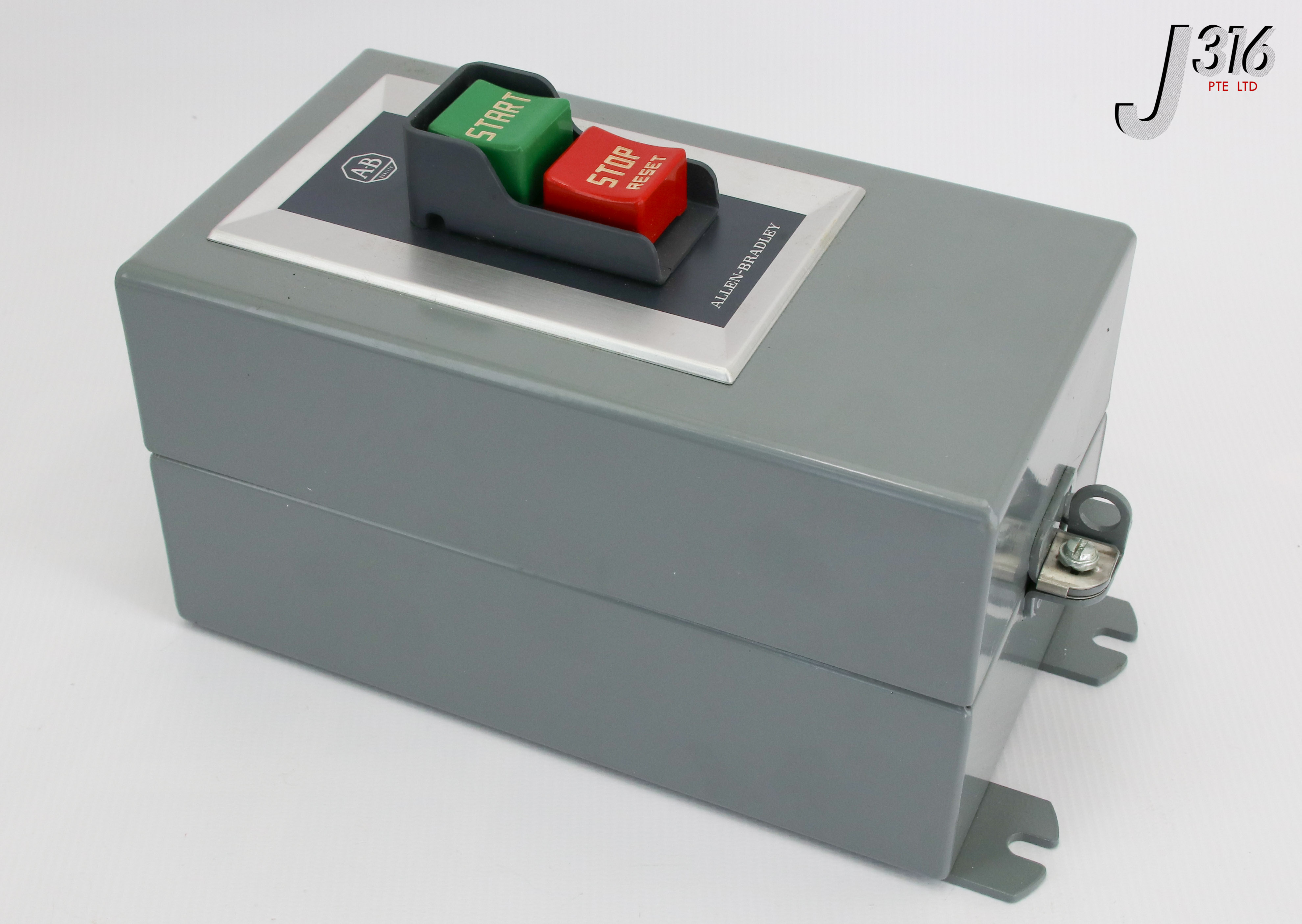 19451 ALLEN-BRADLEY BULLETION 609 SINGLE PH AC MANUAL CTLR 609-BOX